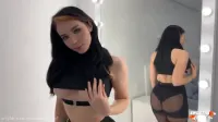 Cô nàng tóc nâu gợi cảm thích nhìn vào gương khi đụ - video khiêu dâm của Sweetie Fox